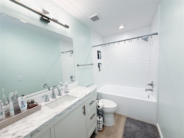 Building Photo - 811 Roaming Rd Dr