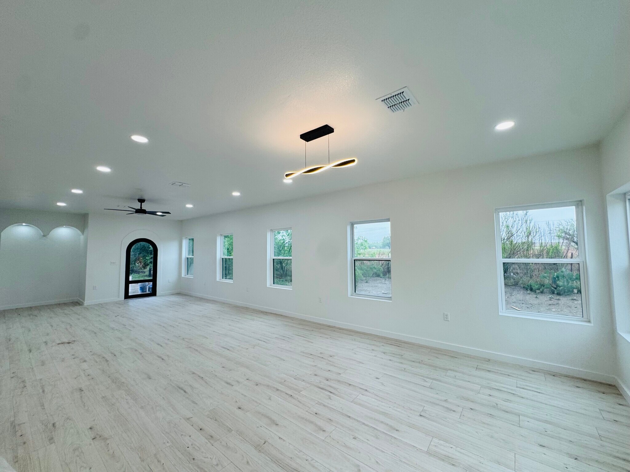 Building Photo - 387 Old Lockhart Rd