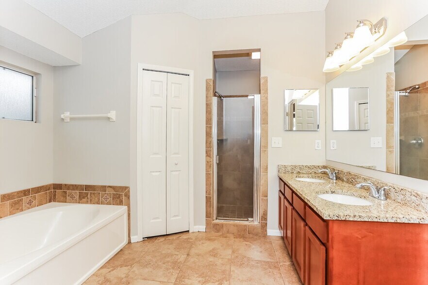 Building Photo - 3250 Guernsey Ct