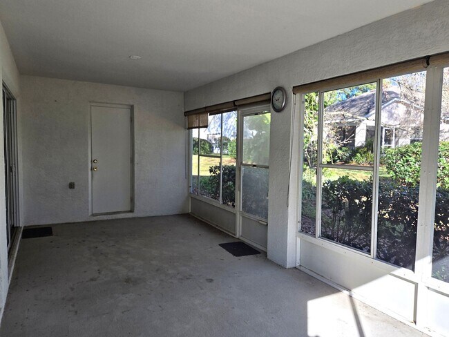 Building Photo - 3/2 In King's Ridge 55+ Community