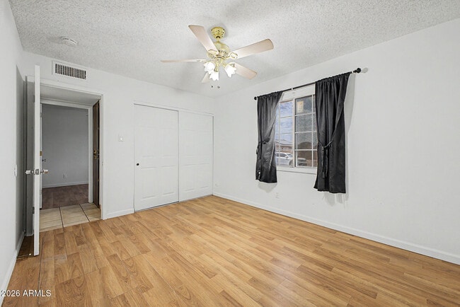Building Photo - 5232 W Mauna Loa Ln