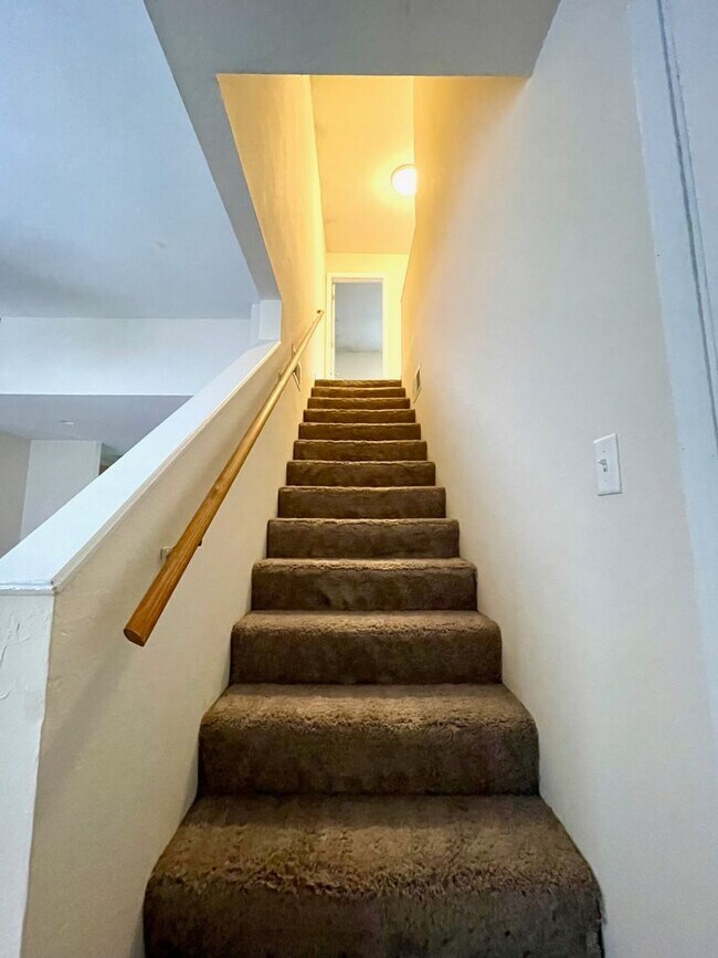 Building Photo - 1413-1415-1415 Risen Star Ct