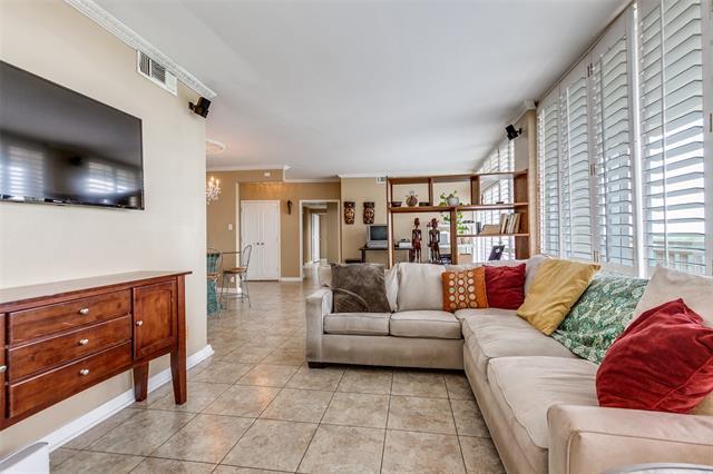 Building Photo - 6211 W Northwest Hwy