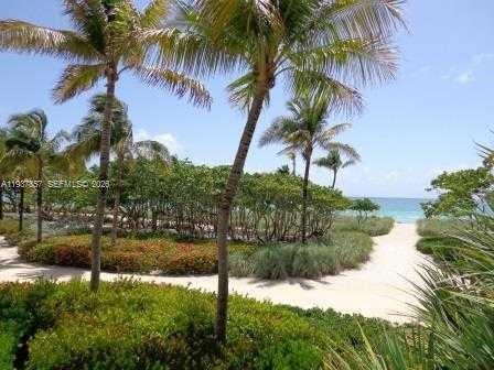 Building Photo - 10185 Collins Ave