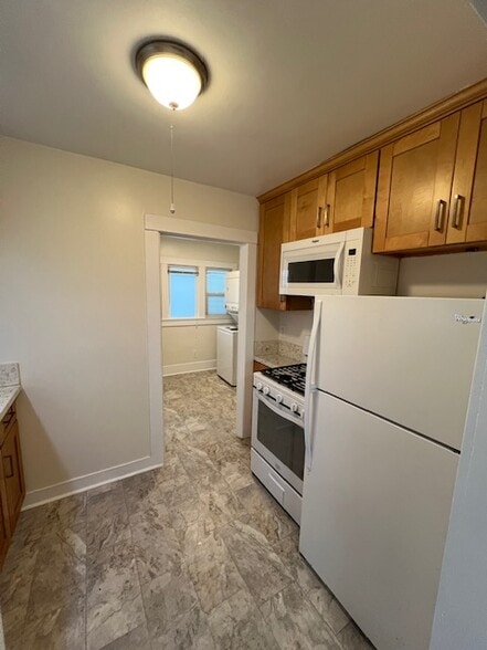 Building Photo - 649 Flower Ave