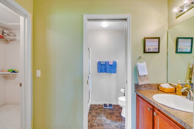 Building Photo - 15870 SW 16th Avenue Rd