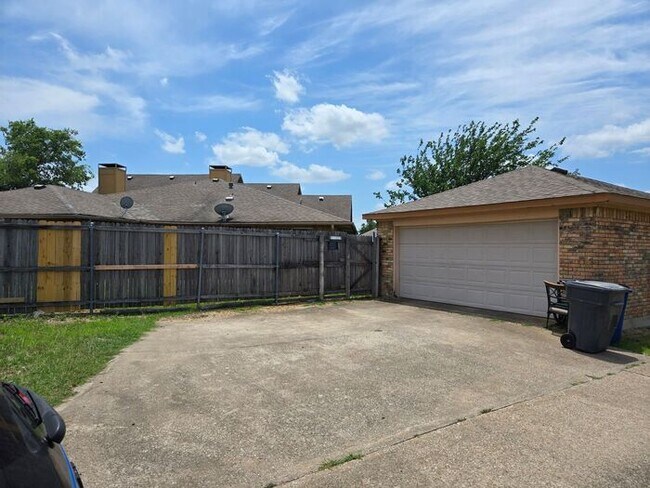Building Photo - 10327 Bernardin Cir