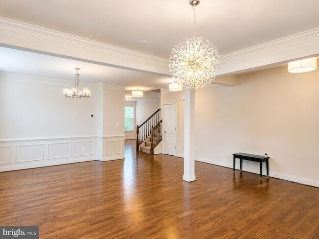 Building Photo - 3332 Burton Dr