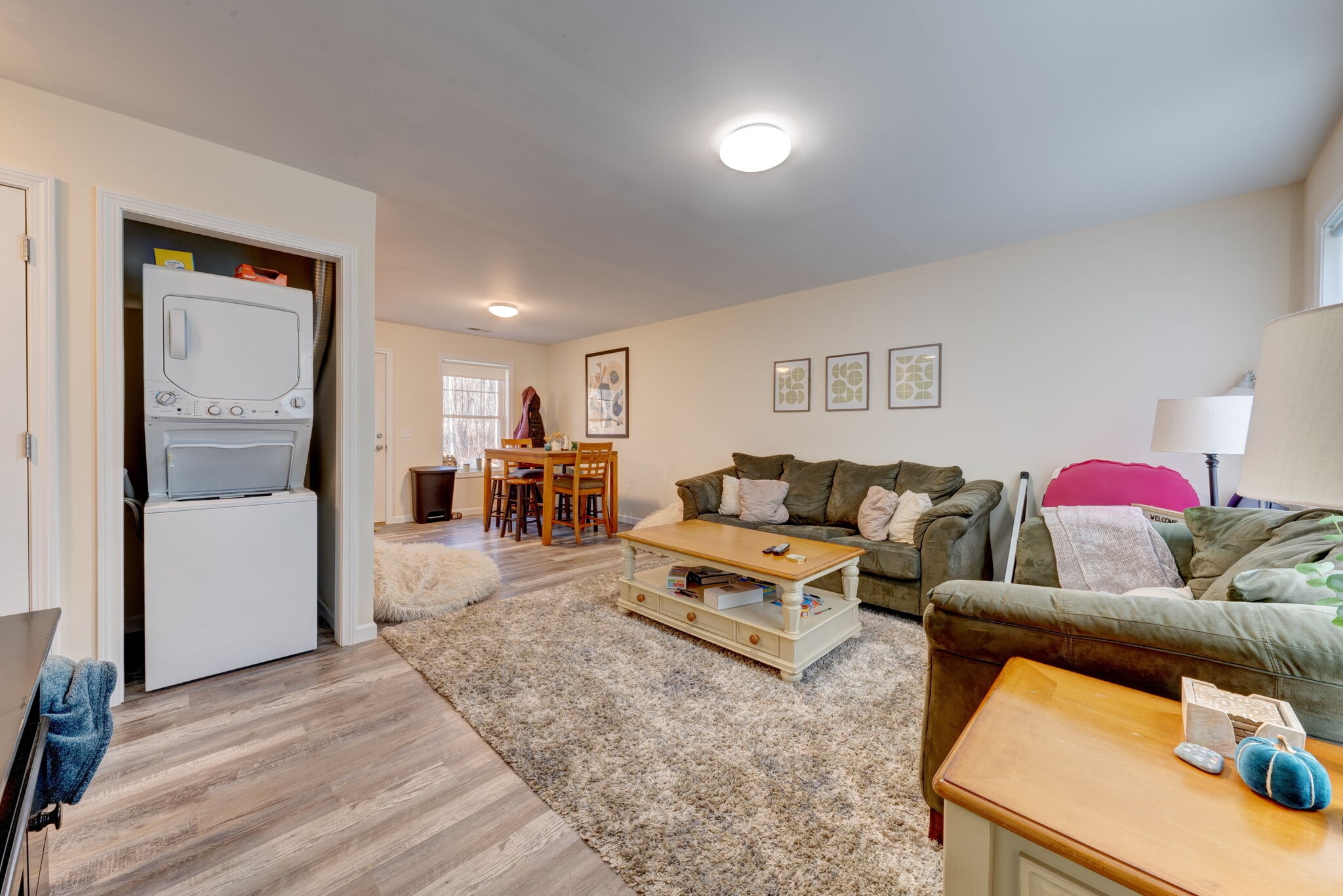 Building Photo - 15 Hillyndale Rd