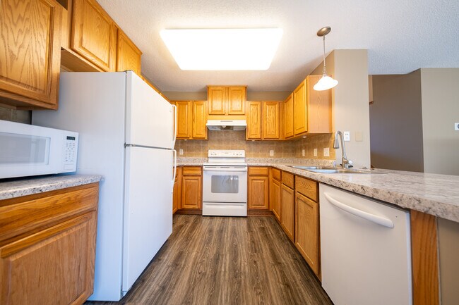 Building Photo - 15645 Float Ct