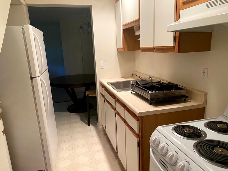 Building Photo - 142 Blackberry Cir