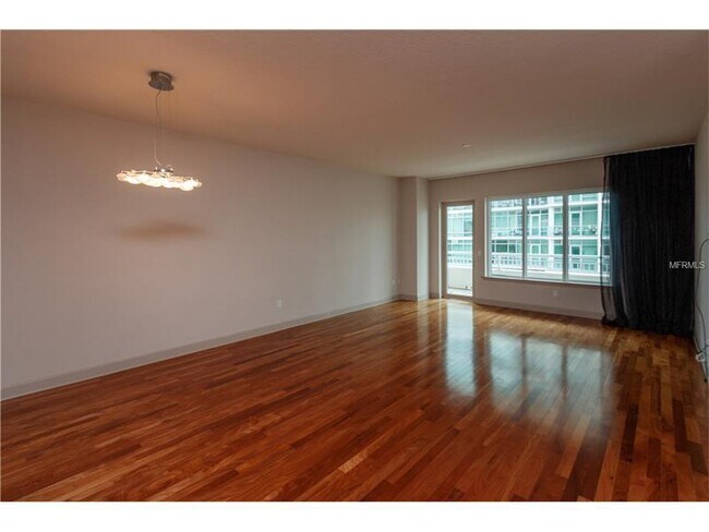 Building Photo - 2/2 at The Sanctuary ~ Downtown Orlando's Established Luxury Condos 1 Block from Lake Eola