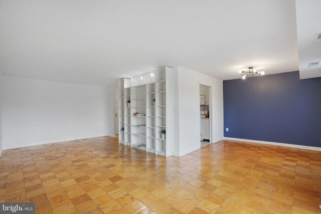 Building Photo - 3101 S Manchester St