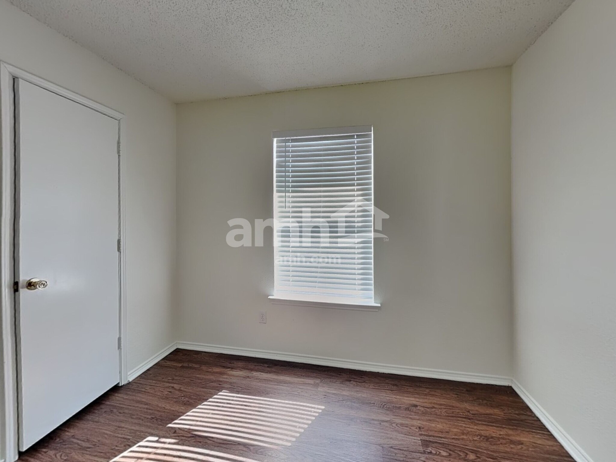 Building Photo - 10236 Westward Dr