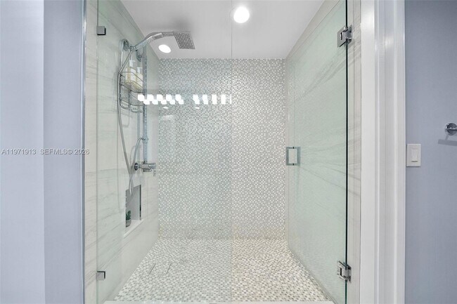 Building Photo - 226 Ocean Dr