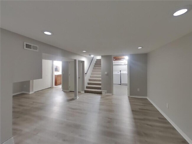 Building Photo - 6514 Stevens Ave
