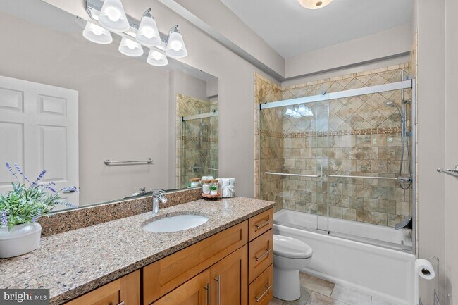 Building Photo - 1701 Lake Shore Crest Dr