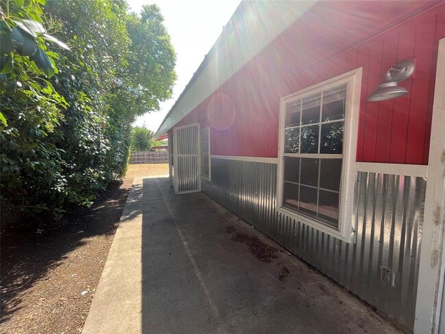 Building Photo - 2201 S Church St