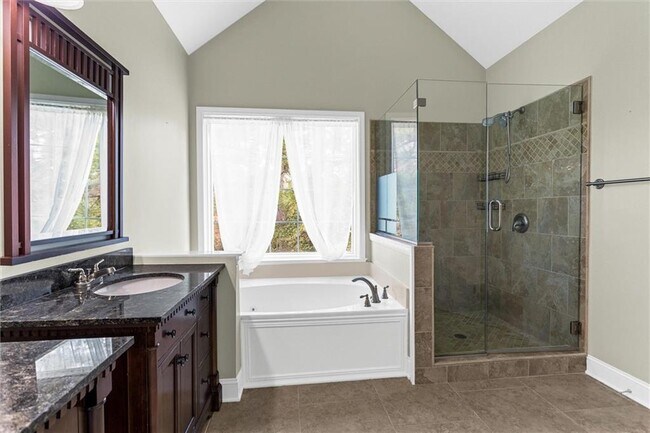 Building Photo - 11395 Brookhollow Trail