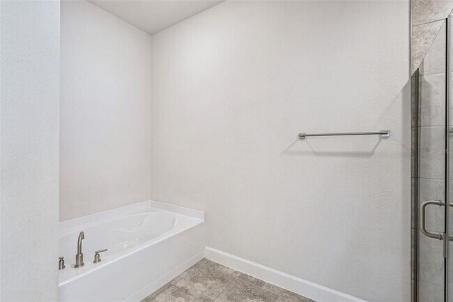 Building Photo - 2358 Friendly Confines Rd