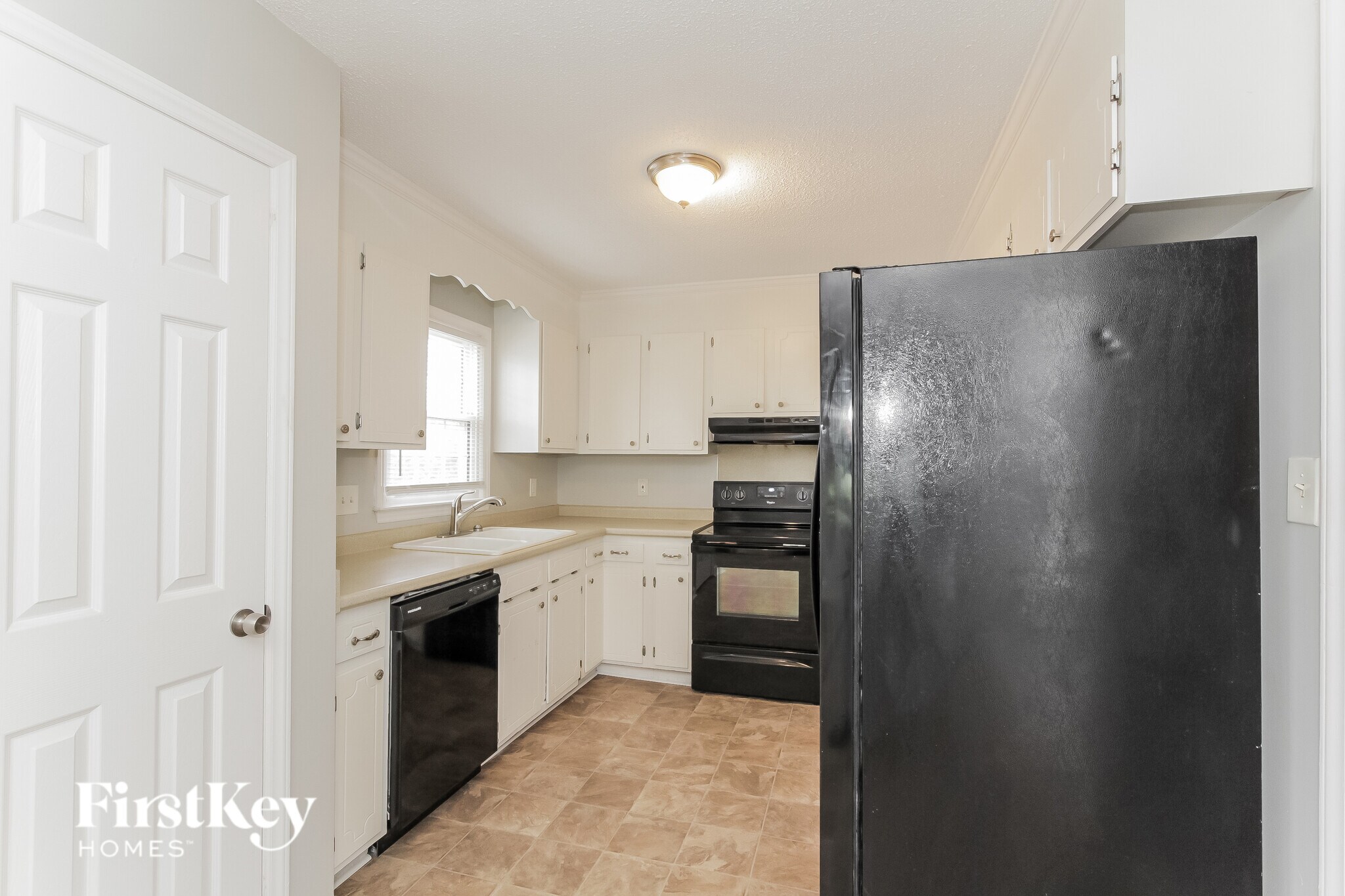 Building Photo - 11106 5 Cedars Rd