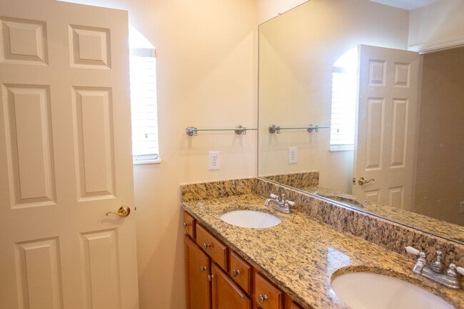 Building Photo - 5036 Ivyvine Blvd