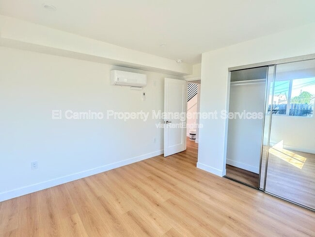 Building Photo - 8727 Dalton Ave