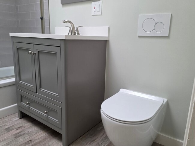 Building Photo - Remodeled Home 2 Blocks from Ocean Beach