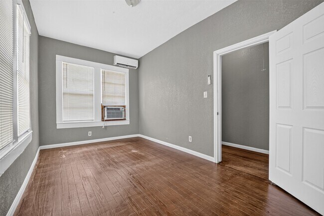 Building Photo - 3010 Garrow St