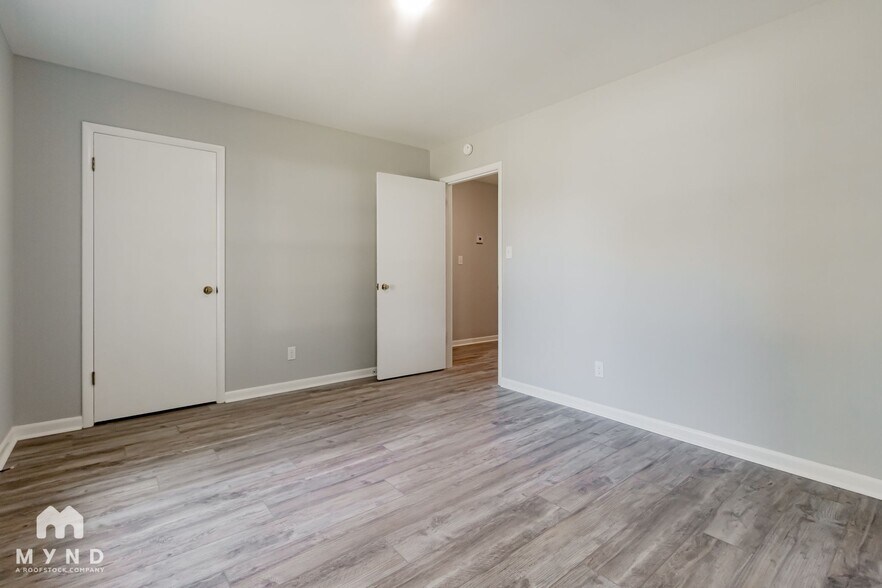 Building Photo - 1305 19th Ave SW