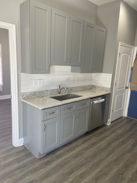 Building Photo - 612 Chestnut Hill Ave