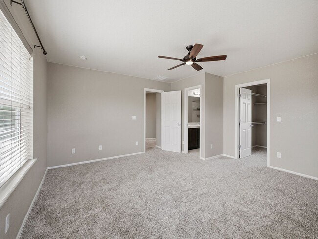 Building Photo - 2304 Winding Dr
