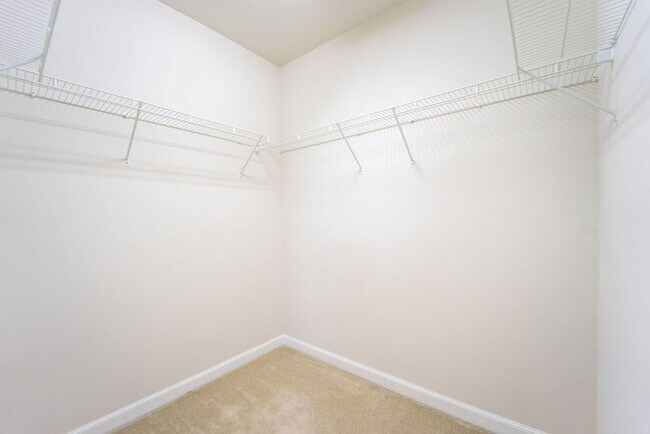 Building Photo - Charming 4 bedroom, 2 bathroom located in the picturesque Hot Springs Village