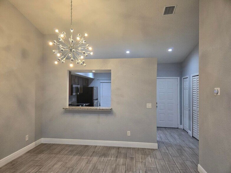 Building Photo - 14341 Island Cove Dr