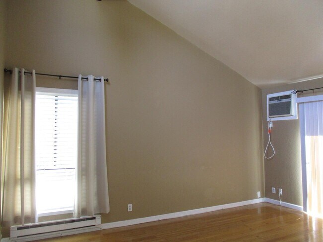 Building Photo - 8155 Westwood Dr
