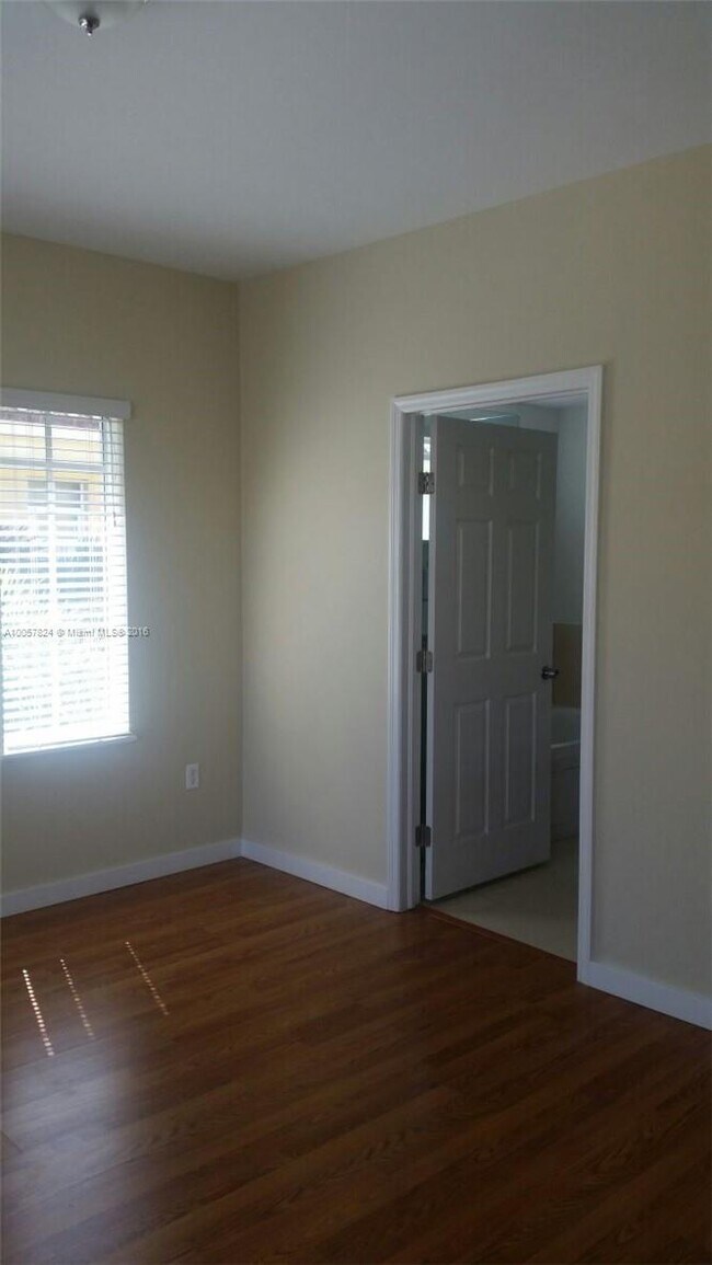 Building Photo - 18429 NE 28th Ave