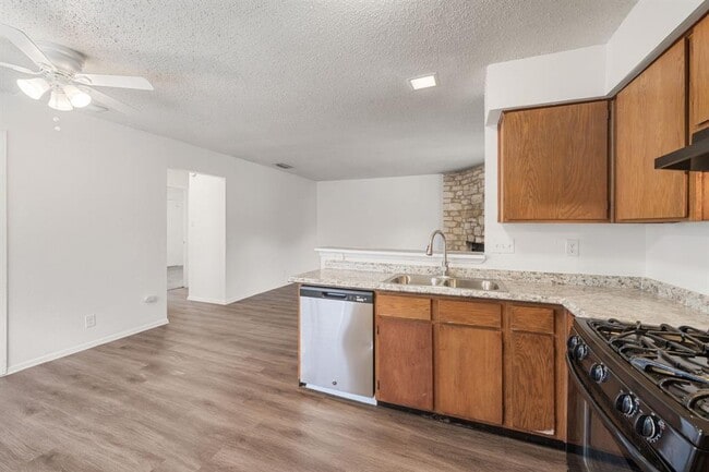 Building Photo - 2303 Rachael Ct