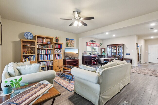 Building Photo - 513 Chelson Hunt