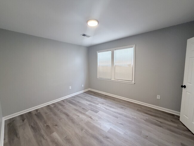 Building Photo - 793 N Hollywood St