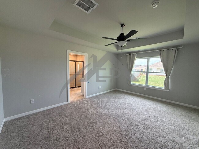 Building Photo - 921 S Appaloosa Ln