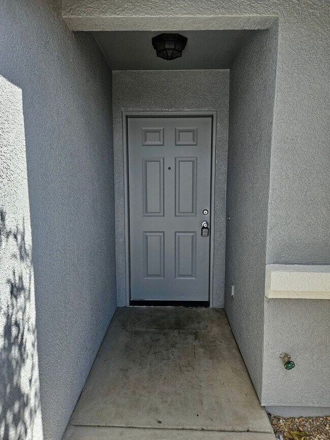 Building Photo - Beautiful remodeled 2 bed 2 bath home in Prescott Valley!