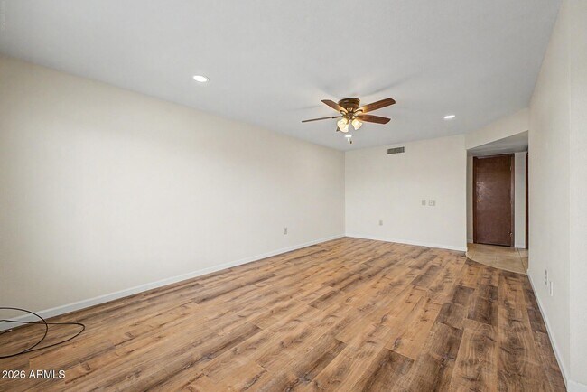 Building Photo - 13622 N 98th Ave