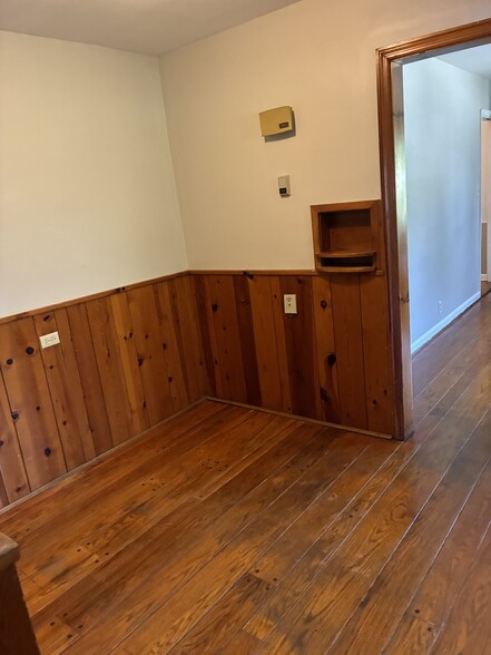 Building Photo - 40 Pleasant Ridge Ave