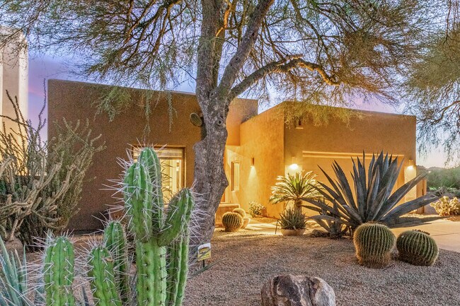 Building Photo - 10837 E Running Deer Trail