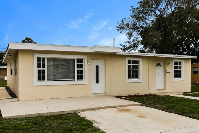 Building Photo - 1564 NW 3rd Way