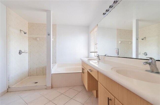 Building Photo - 1609 Sweetgum Terrace