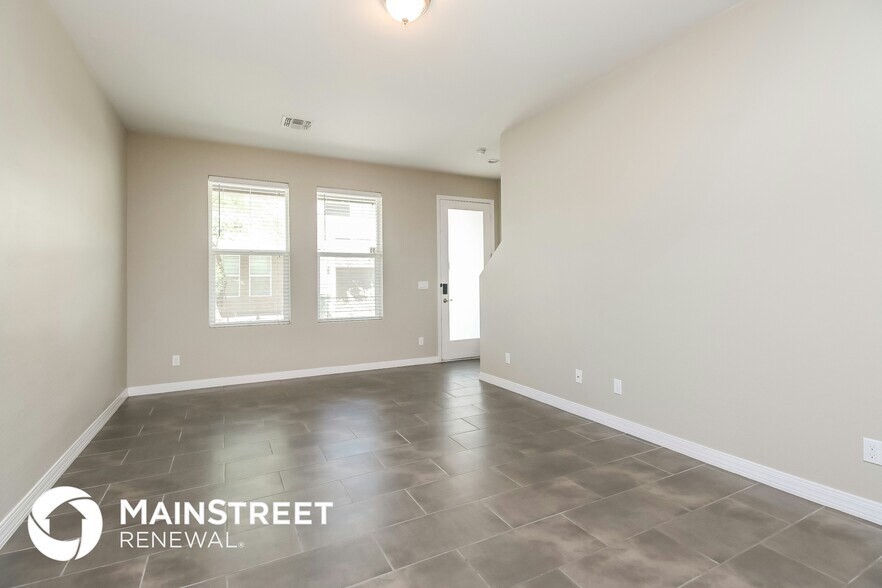 Building Photo - 2000 N 36th St