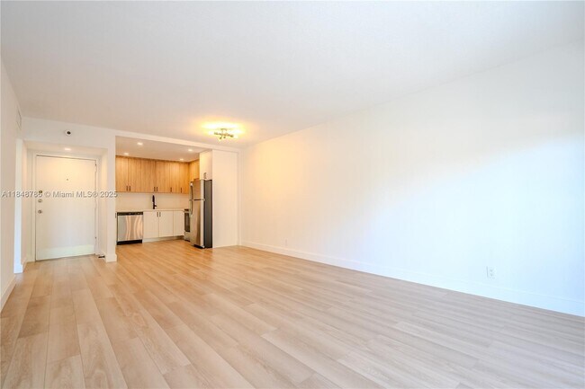 Building Photo - 1220 71st St