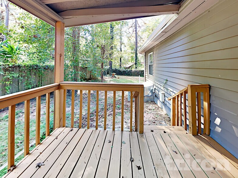 Building Photo - 4185 Bradley Dr SW