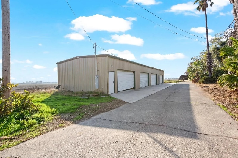 Building Photo - 2507 Golf Rd